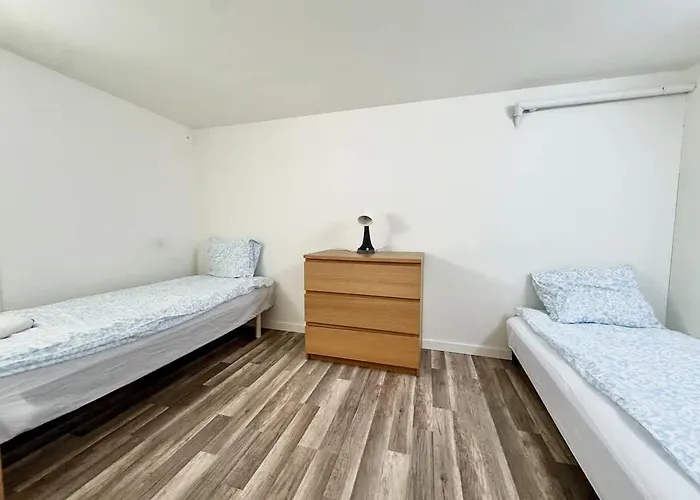 Workers - 3 Bedroom - 6 Beds - Free Parking * Göteborg