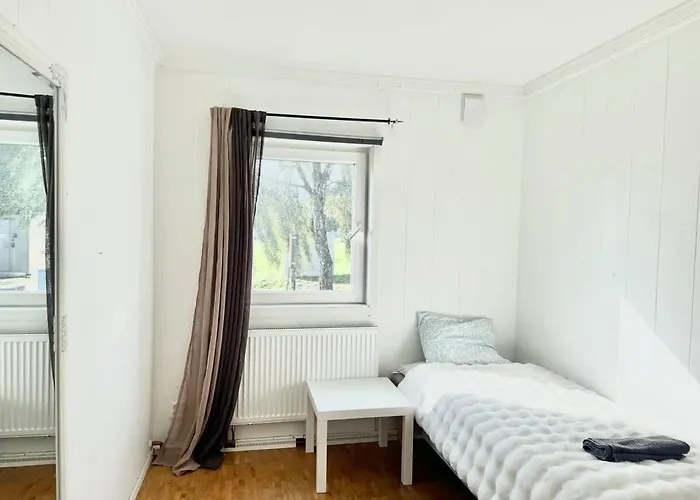 Perfect Workers - 11 Beds - 7 Bedroom - 2 Baths - Volvo * Göteborg