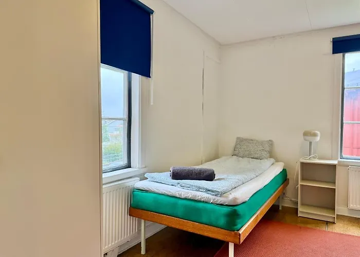 Workers Dream - 10 Bedroom - 14 Beds - Volvo *