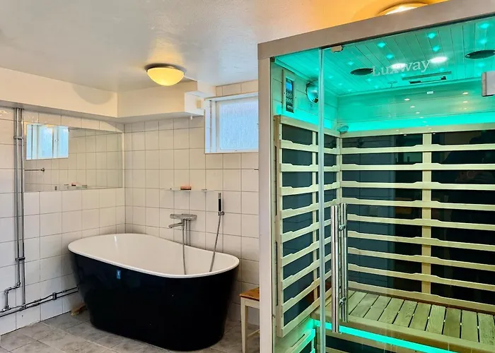 6 Beds - 4 Bedroom - For Workers - Volvo - Parking Göteborg