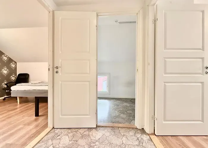 Workers - 4 Beds - Near Volvo - Parking *