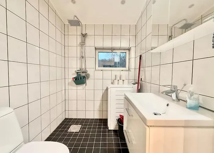 Premium Workers - 3 Beds - Volvo - Parking *