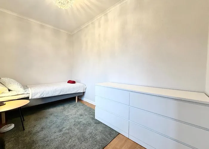 6 Beds - 4 Bedroom - For Workers - Volvo - Parking 펜션 *