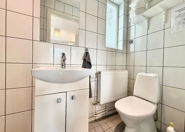 Workers - 4 Beds - Near Volvo - Parking Holiday home