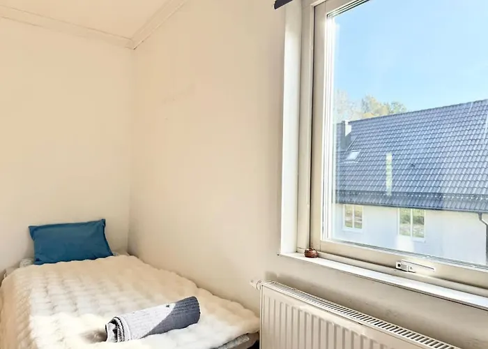 Perfect Workers - 11 Beds - 7 Bedroom - 2 Baths - Volvo * Göteborg