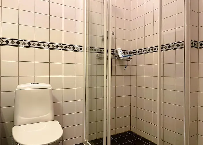 Three Floors Workers