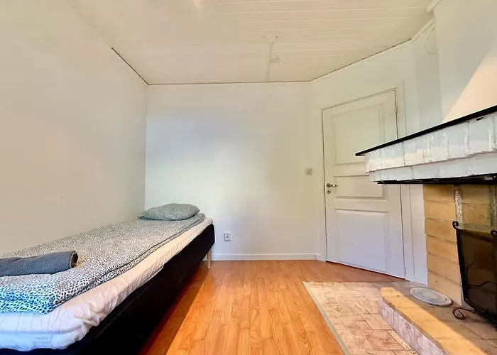 Workers - 5 Bedroom - 2 Bath - Volvo - Parking Gothenburg