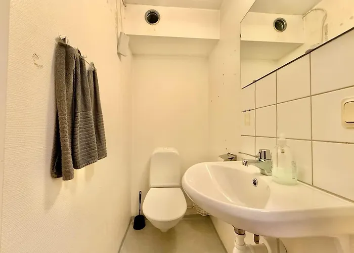 Workers Dream - 10 Bedroom - 14 Beds - Volvo