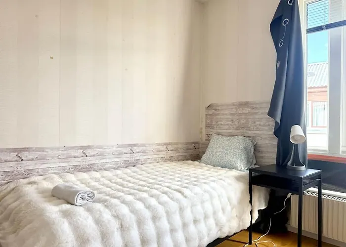 Business Groups - 4 Bedrooms - 7 Beds - Near Volvo Gothenburg