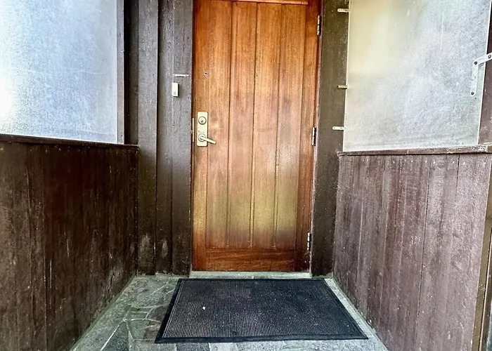 Spacious 7br With Parking For Large Groups Villa