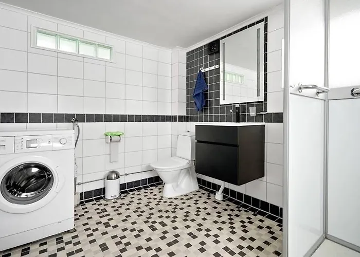 Workers - 4br - 8 Beds - 2 Kitchens - Volvo *