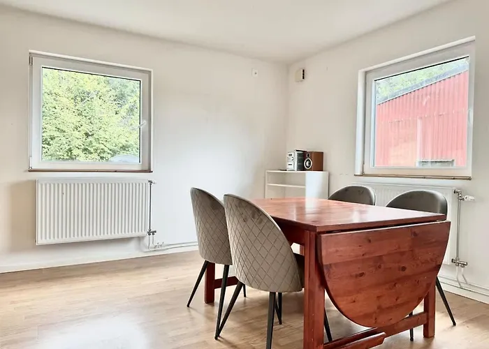 Workers - 4 Beds - Near Volvo - Parking * ヨーテボリ