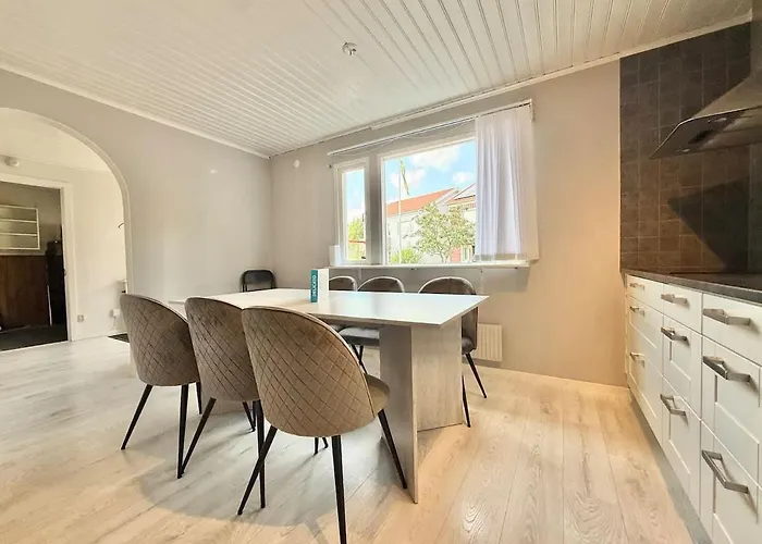 Workers - 8 Beds - 4 Bedroom - 2 Bath 別荘 ヨーテボリ