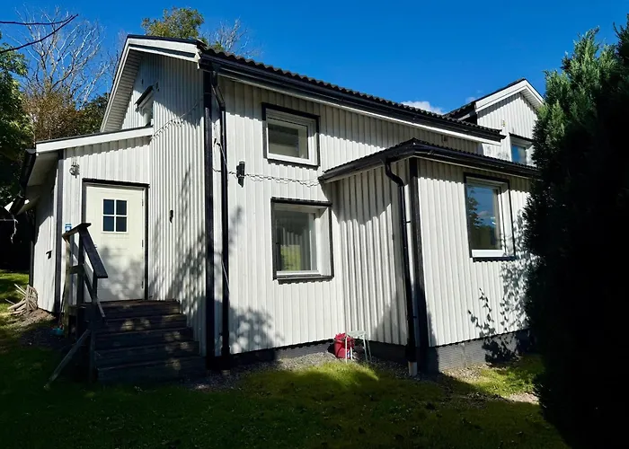 Workers • 19 Beds • 3 Kitchens • Volvo • Parking *