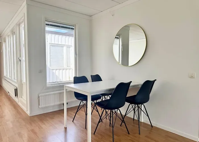 Holiday home Workers - 2 Bath - 9 Beds - Parking Gothenburg