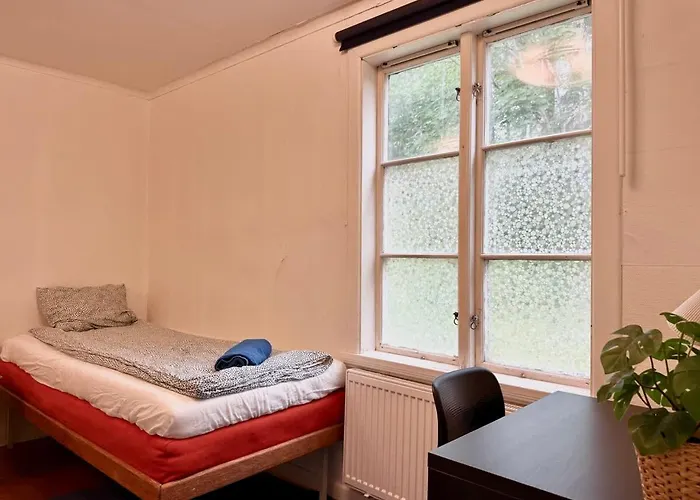 Workers Dream - 10 Bedroom - 14 Beds - Volvo