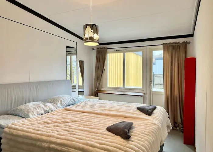 Workers - 4br - 4 Beds - Parking - Near Volvo Holiday home