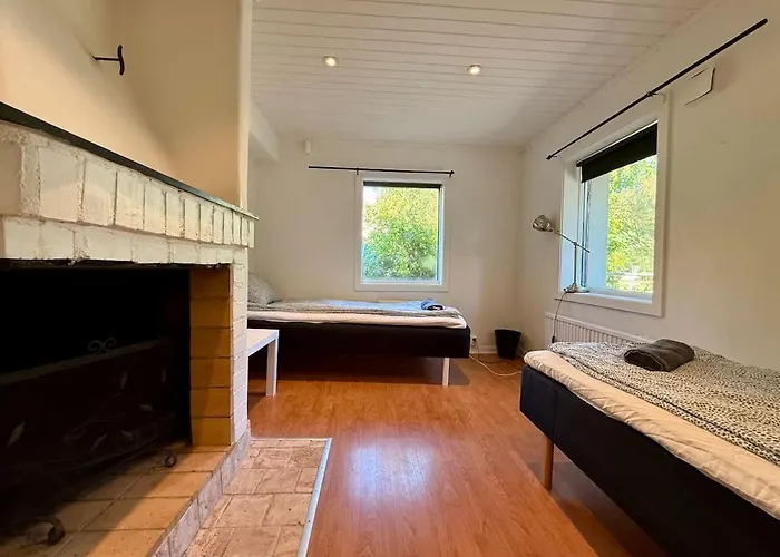 Workers - 5 Bedroom - 2 Bath - Volvo - Parking * Gothenburg