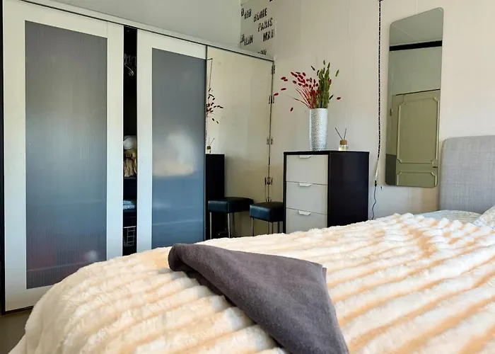 Semesterbostad Workers - 4br - 4 Beds - Parking - Near Volvo Göteborg