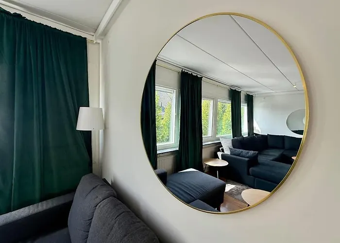 Workers - 2 Bath - 9 Beds - Parking * Gothenburg