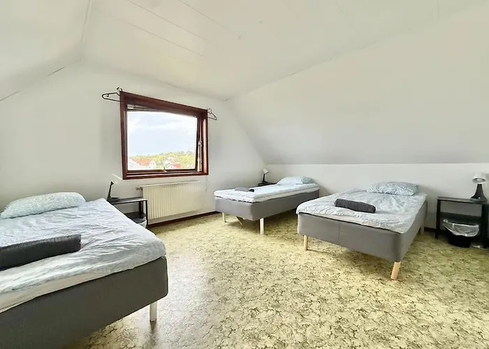 Workers - 11 Beds - Parking - Near Volvo