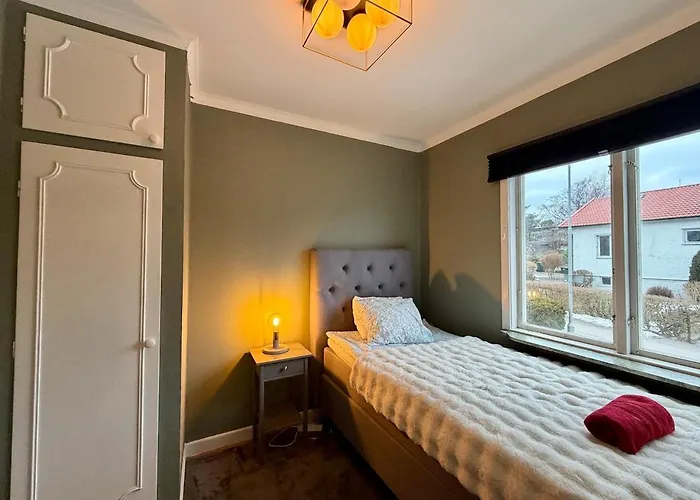 Semesterbostad 6 Beds - 4 Bedroom - For Workers - Volvo - Parking *