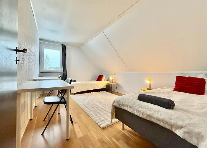 Workers Premium - 5 Bedroom - 10 Beds - Parking