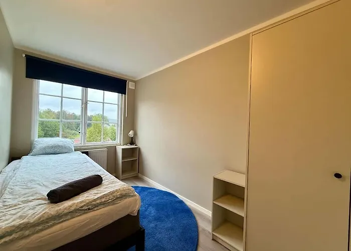 Holiday home Workers Dream - 10 Bedroom - 14 Beds - Volvo *