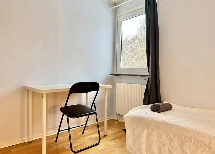 Workers Premium - 5 Bedroom - 10 Beds - Parking Göteborg