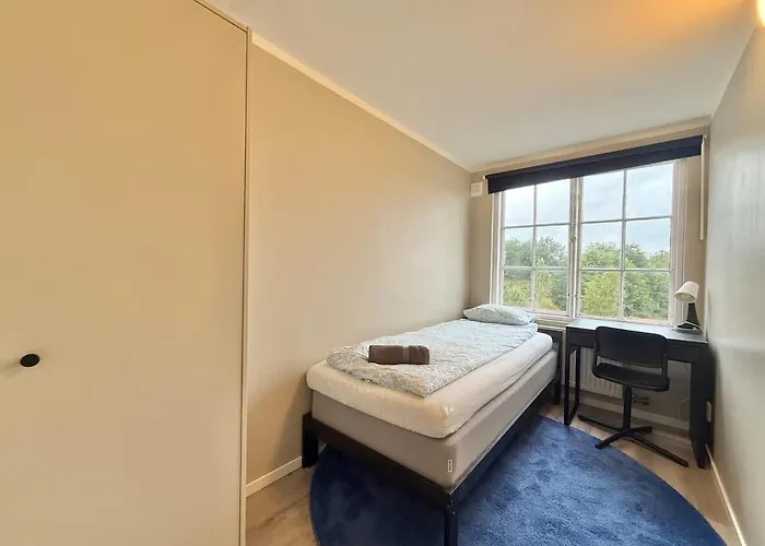 Semesterbostad Workers Dream - 10 Bedroom - 14 Beds - Volvo *