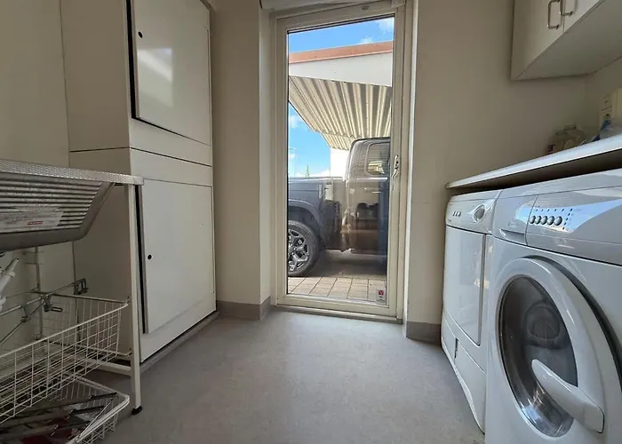 Holiday home Business Groups - 4 Bedrooms - 7 Beds - Near Volvo Gothenburg