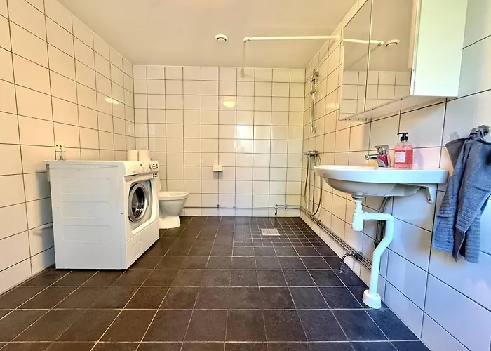 Workers • 19 Beds • 3 Kitchens • Volvo • Parking * Gothenburg