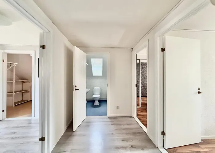 Workers - 8 Beds - 4 Bedroom - 2 Bath 別荘