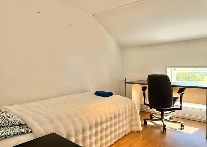 Feriehus Workers • 19 Beds • 3 Kitchens • Volvo • Parking *