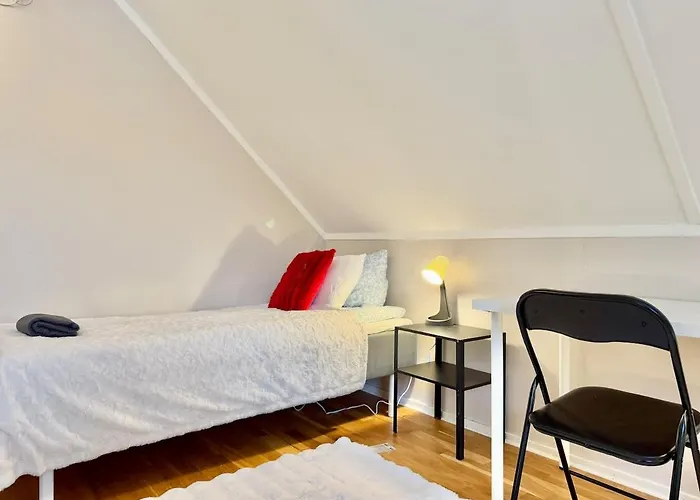 Workers Premium - 5 Bedroom - 10 Beds - Parking