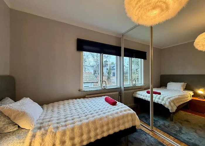 6 Beds - 4 Bedroom - For Workers - Volvo - Parking Göteborg