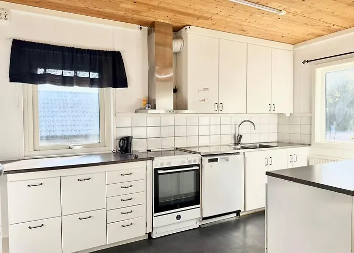 Perfect Workers - 11 Beds - 7 Bedroom - 2 Baths - Volvo * Göteborg