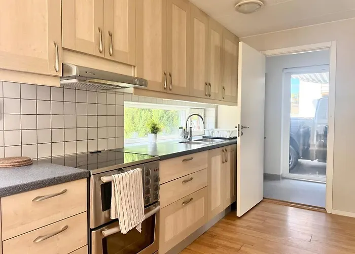 Holiday home Business Groups - 4 Bedrooms - 7 Beds - Near Volvo Gothenburg