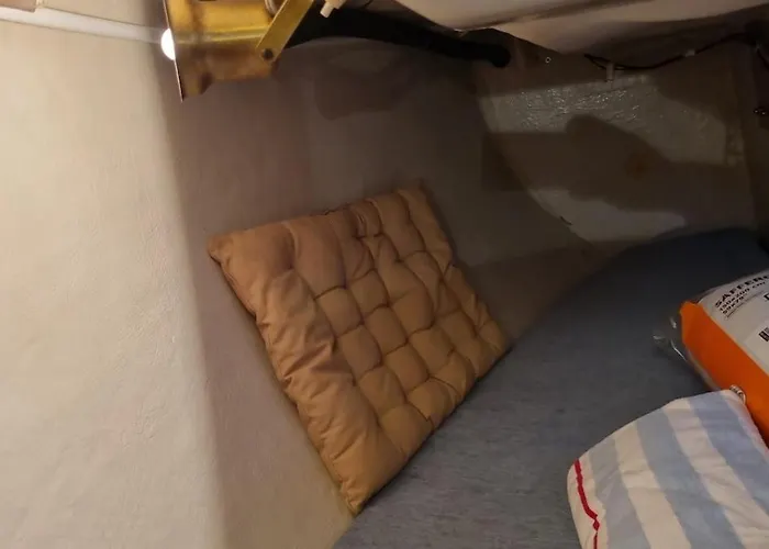 Cozy Sailboat In Båthotell *