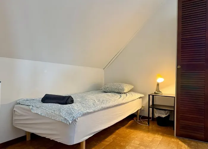 Workers - 11 Beds - Parking - Near Volvo * ヨーテボリ