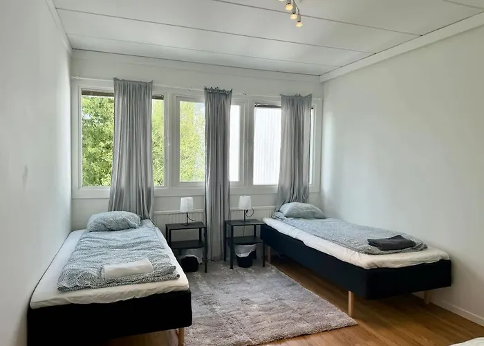 Workers - 2 Bath - 9 Beds - Parking Holiday home Gothenburg