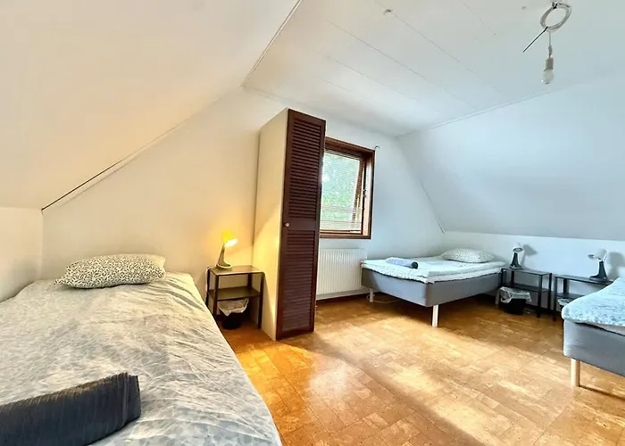 Workers - 11 Beds - Parking - Near Volvo * ヨーテボリ