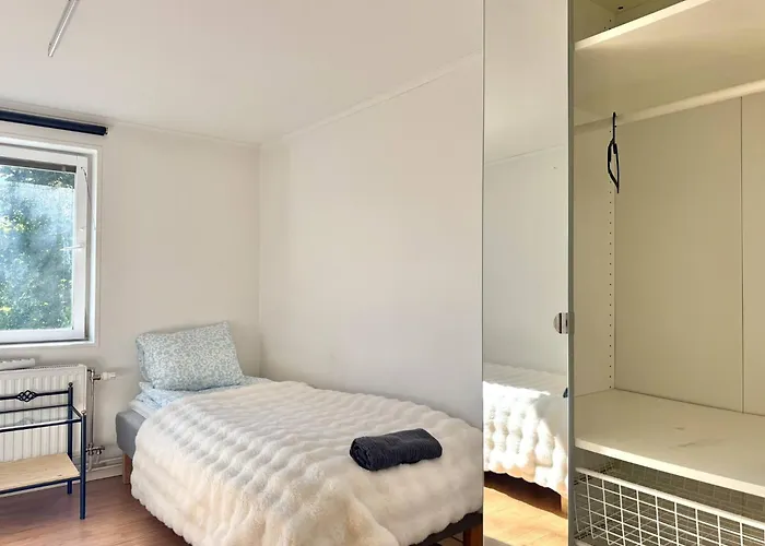 Workers • 19 Beds • 3 Kitchens • Volvo • Parking Gothenburg