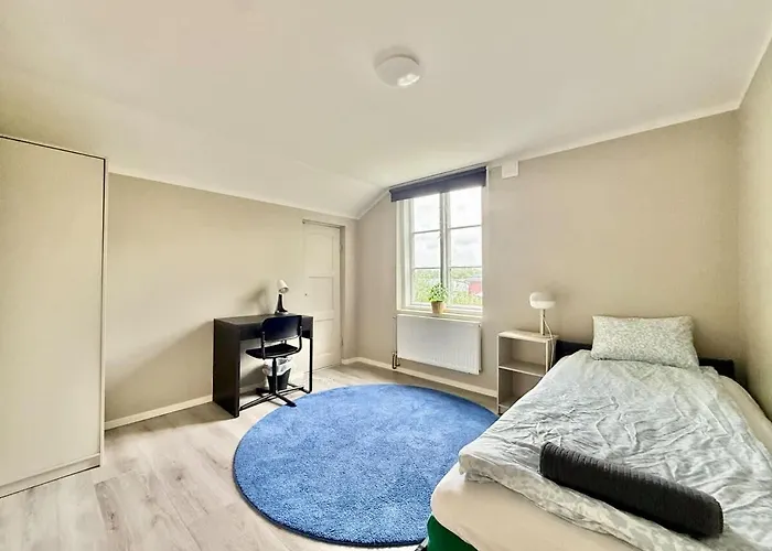 Workers Dream - 10 Bedroom - 14 Beds - Volvo Semesterbostad