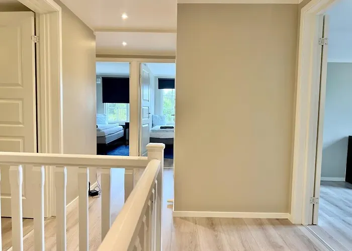 Workers Dream - 10 Bedroom - 14 Beds - Volvo * Göteborg