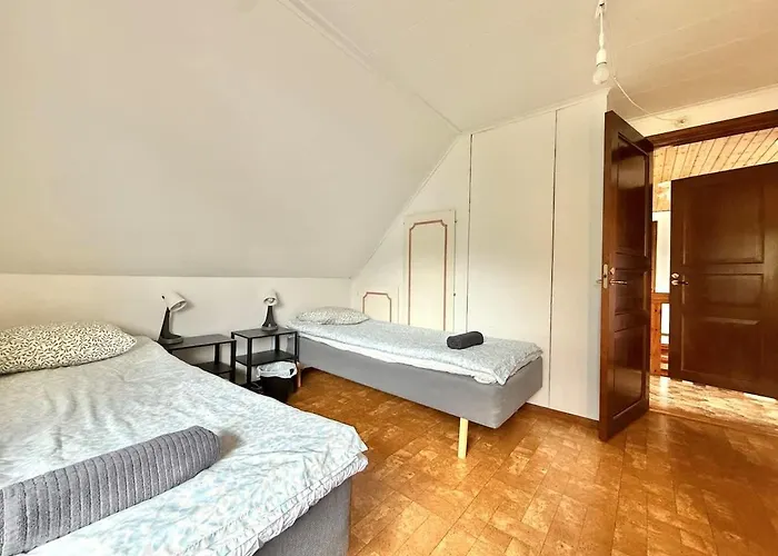 Vakantiehuis Workers - 11 Beds - Parking - Near Volvo Gotenburg