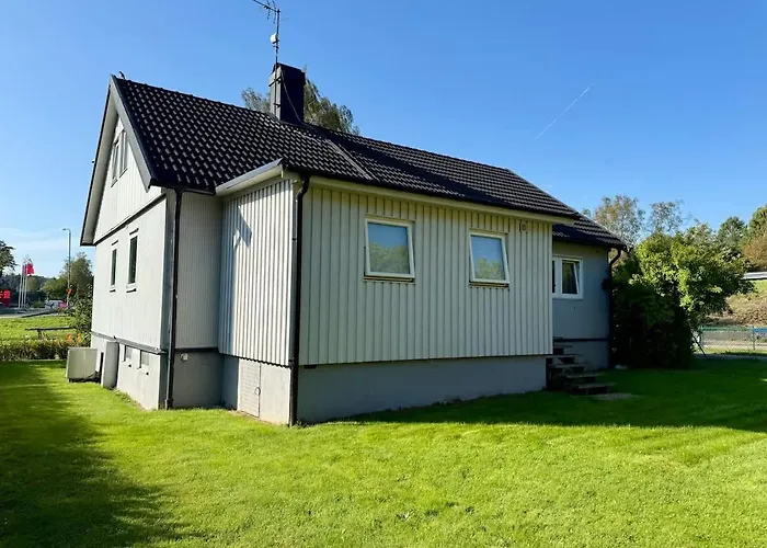 Perfect Workers - 11 Beds - 7 Bedroom - 2 Baths - Volvo *