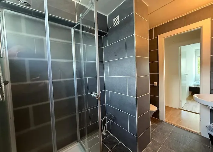 Workers - 2 Bath - 9 Beds - Parking Holiday home Gothenburg