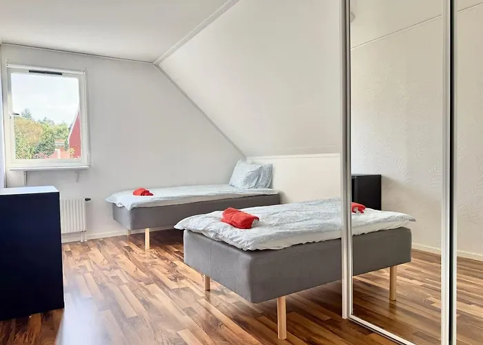 Workers - 8 Beds - 4 Bedroom - 2 Bath * ヨーテボリ