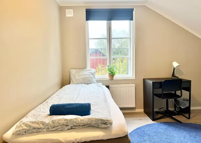 Workers Dream - 10 Bedroom - 14 Beds - Volvo * Gothenburg